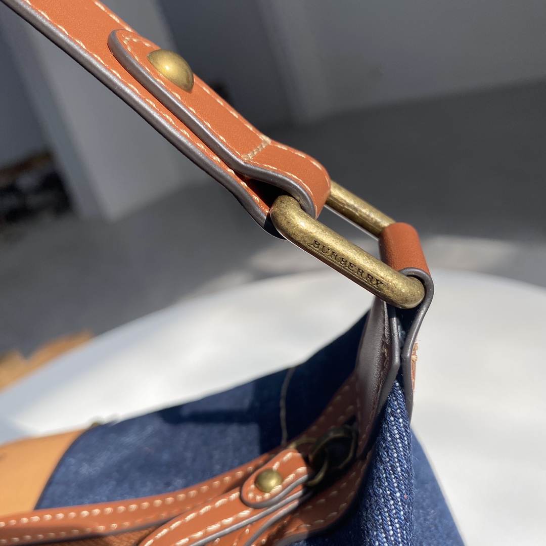 [TOP] BURBERRY Denim Shopping Bag 28×26×13cm -Blue