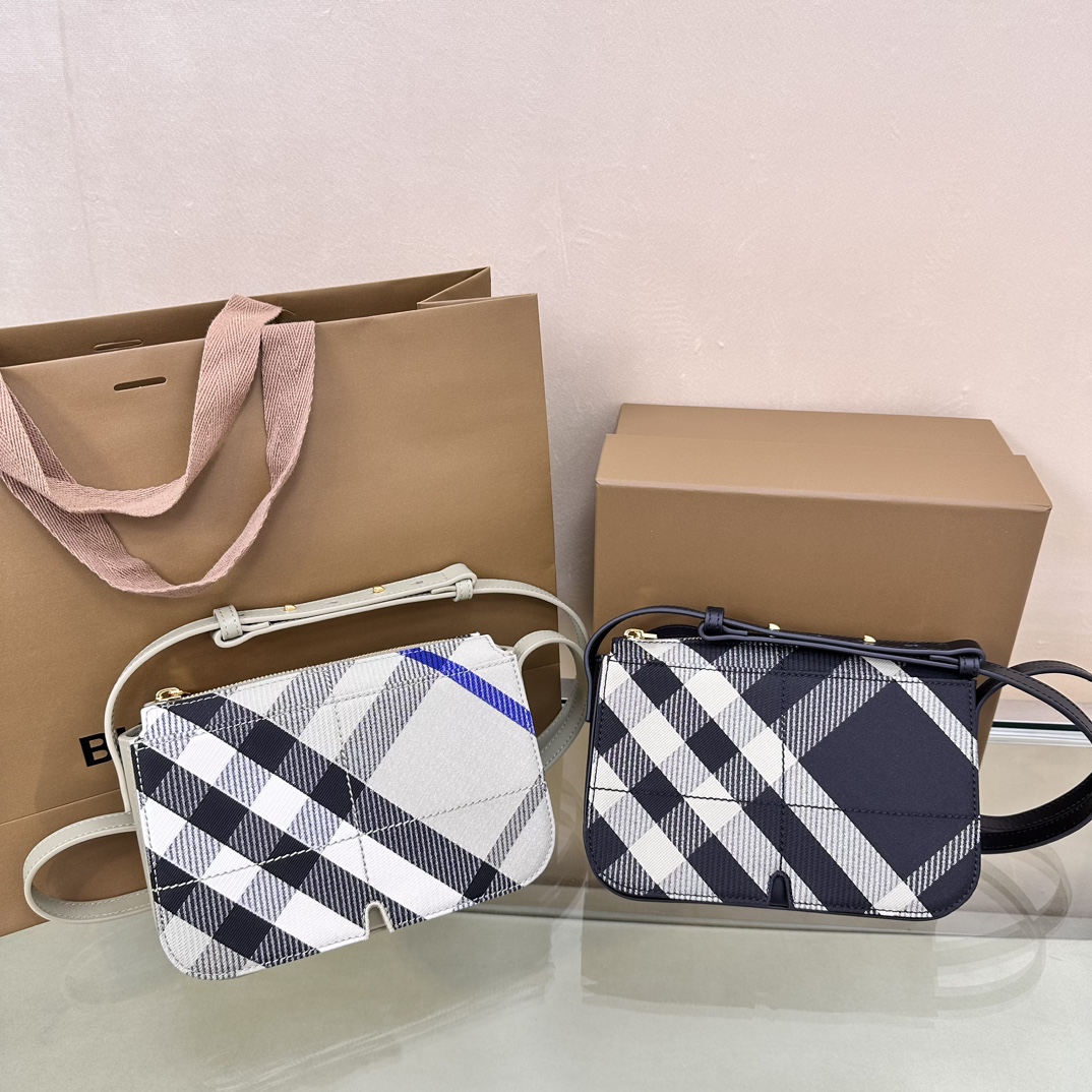 [TOP] BURBERRY Crossbody Bag 20x 6.5x 15.5cm -2 Color