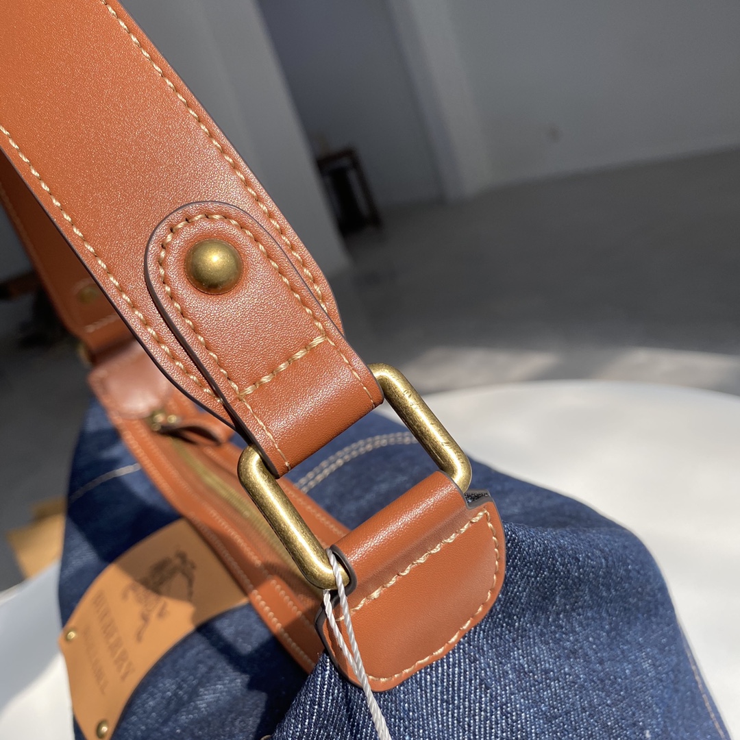 [TOP] BURBERRY Denim Shopping Bag 28×26×13cm -Blue