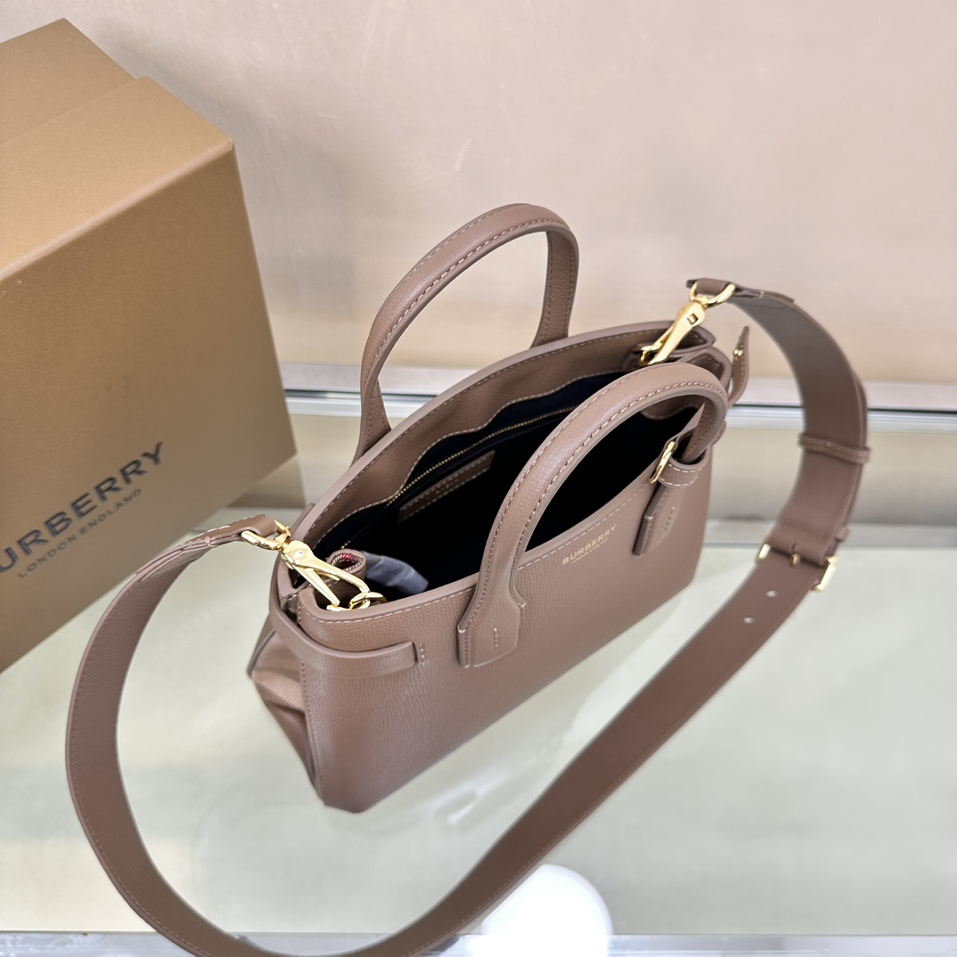 [TOP] BURBERRY Handbag 26 x 12 x 19cm - Pink