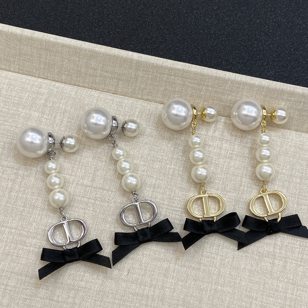 [TOP] Christian Dior Pearl Earrings - 2 Colors