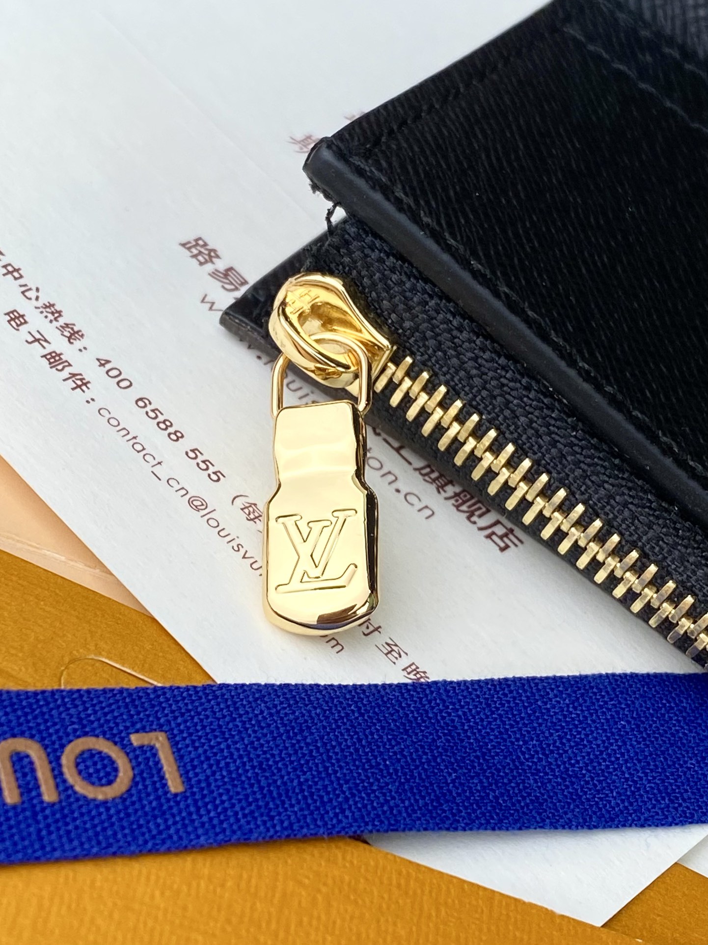 [TOP] Louis Vuitton LV Zoé Wallet Monogram Reverse Canvas 7.5x3x9.5cm - Khaki/Brown