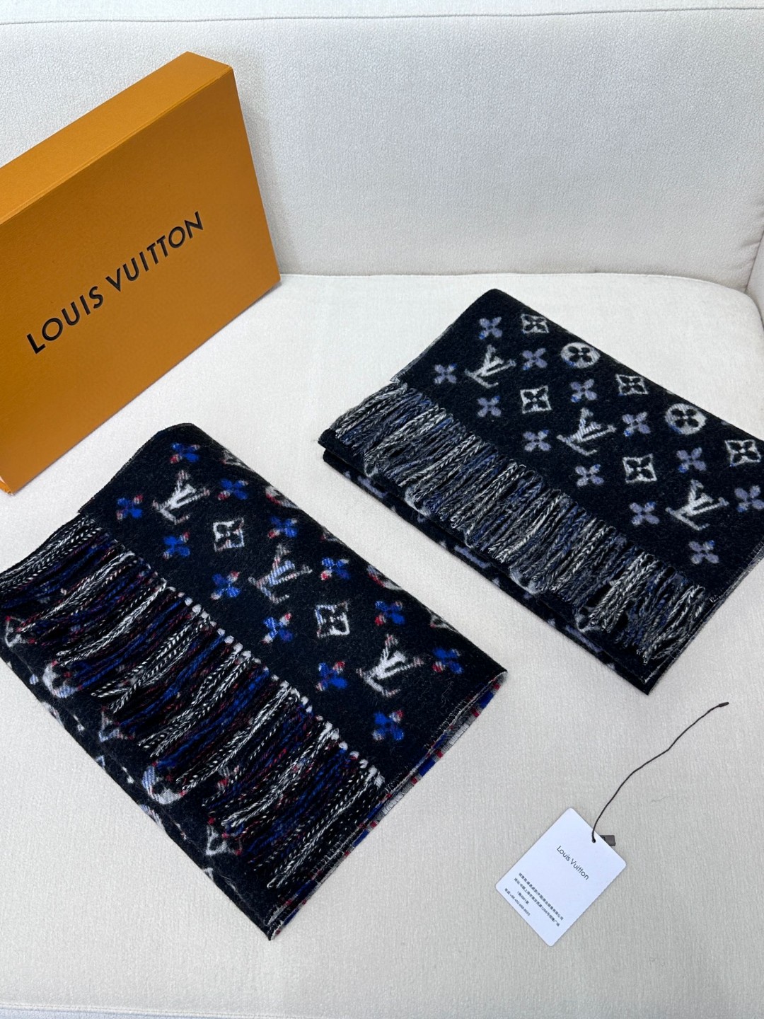 [TOP] Louis Vuitton LV Wool Scarf 32x200cm - 2 Color
