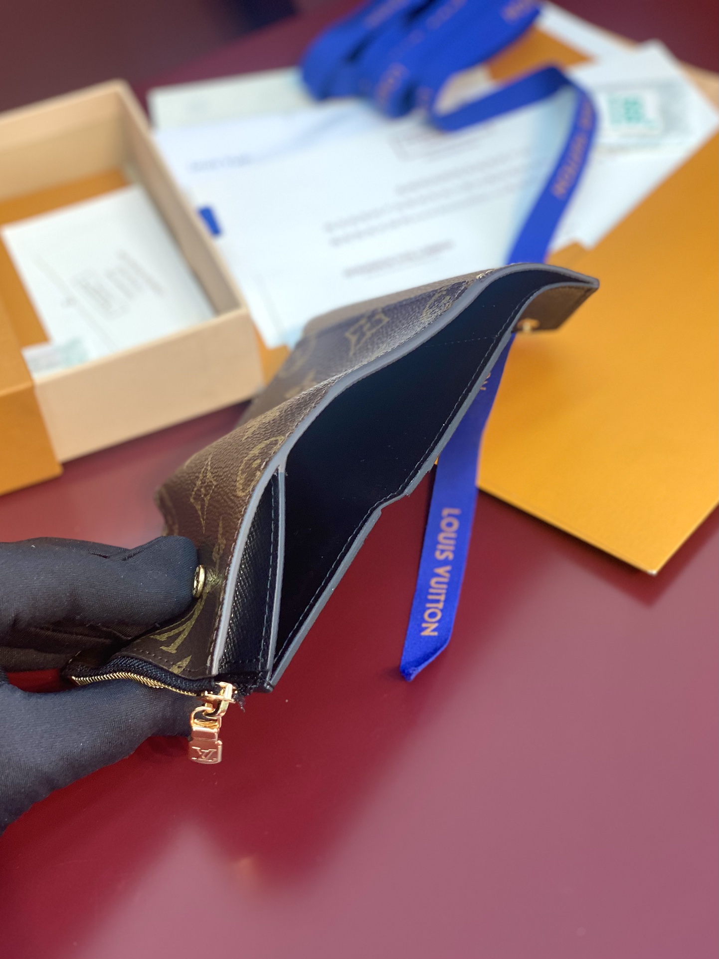 [TOP] Louis Vuitton LV Zoé Wallet Monogram Reverse Canvas 7.5x3x9.5cm - Khaki/Brown