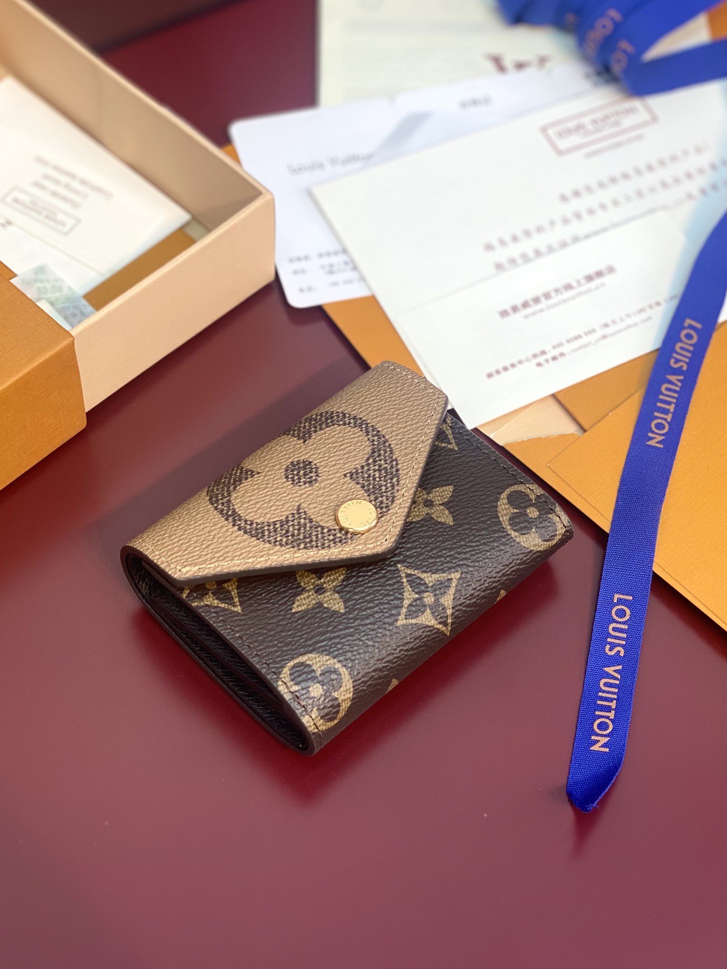 [TOP] Louis Vuitton LV Zoé Wallet Monogram Reverse Canvas 7.5x3x9.5cm - Khaki/Brown