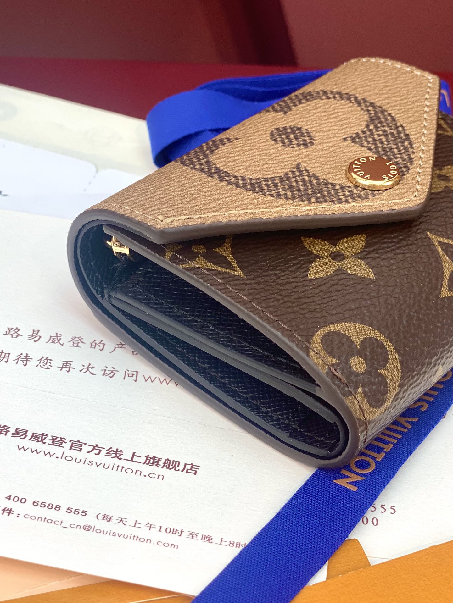 [TOP] Louis Vuitton LV Zoé Wallet Monogram Reverse Canvas 7.5x3x9.5cm - Khaki/Brown