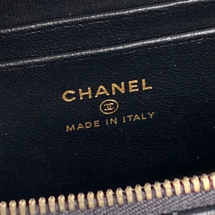 [TOP] CHANEL Vanity Case Lambskin 14x18x3cm - Black & GHW