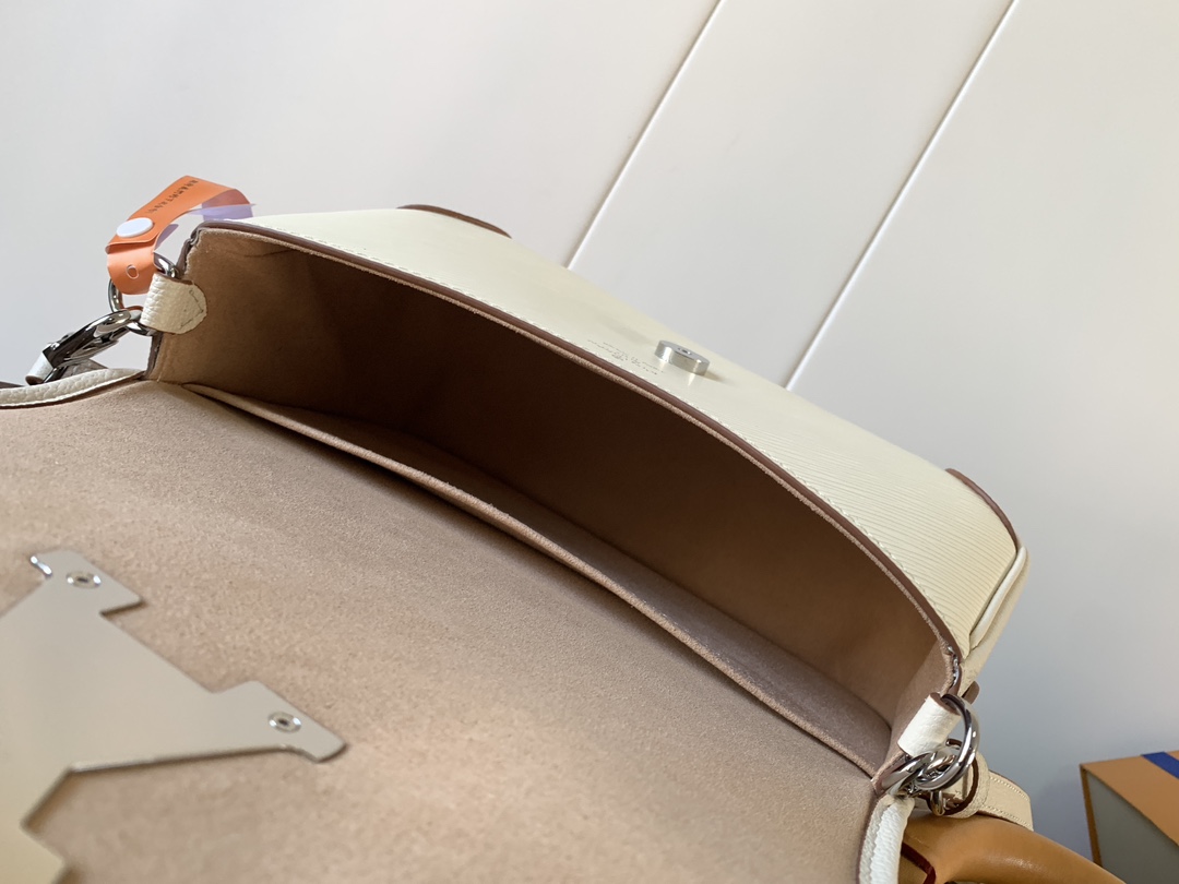 [TOP] Louis Vuitton LV Buci Handbag 24.5 x 15.5 x 9cm - 3 Colour