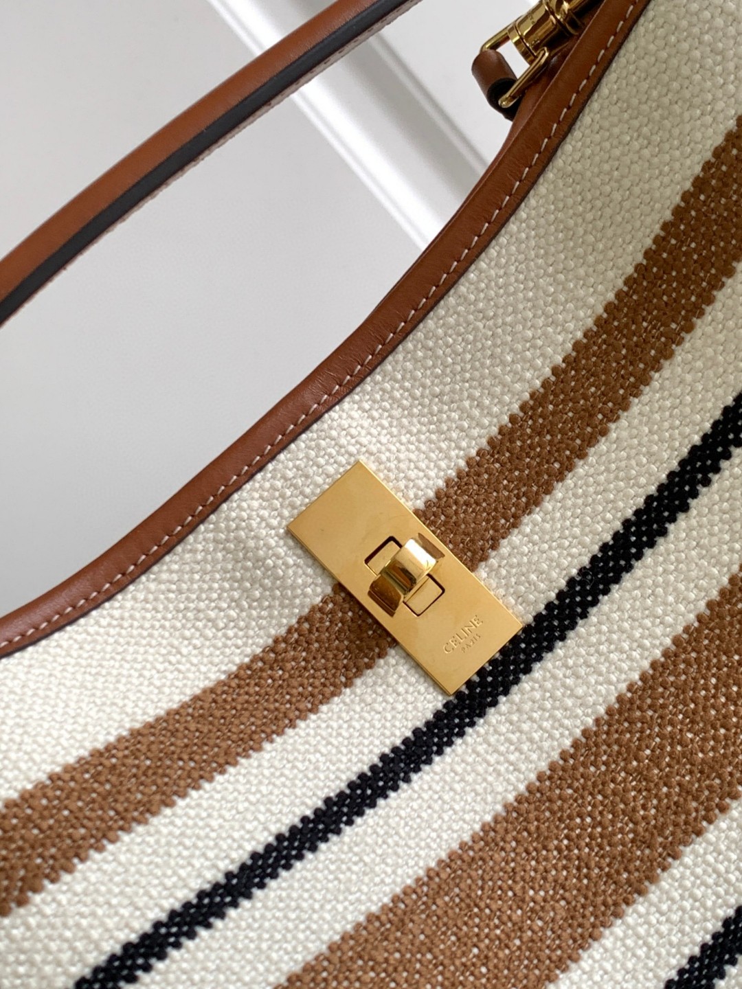 [TOP] CELINE BUCKET 16 Fabric Cow Leather Bucket Bag 23*25*23cm - Brown&White