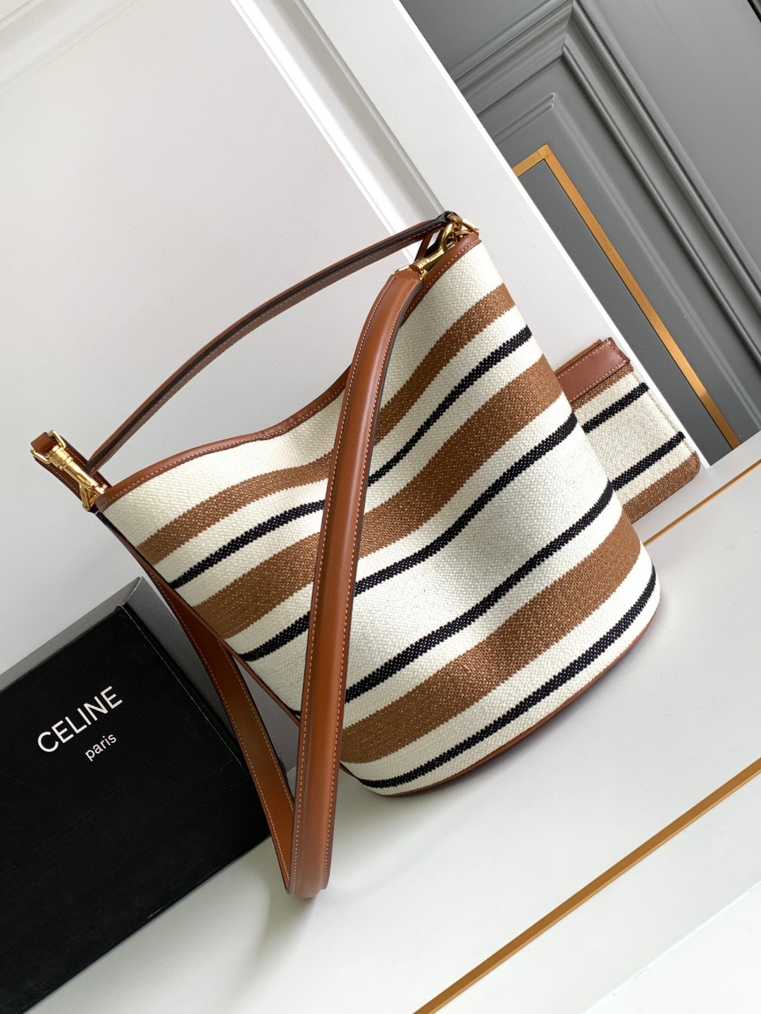 [TOP] CELINE BUCKET 16 Fabric Cow Leather Bucket Bag 23*25*23cm - Brown&White