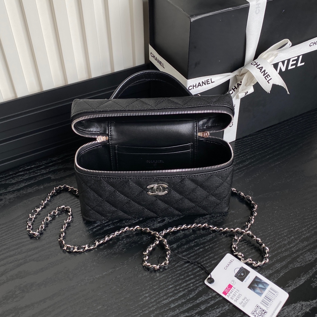 [TOP] CHANEL Vanity Case Calfskin 14x18x3cm - Black & GHW