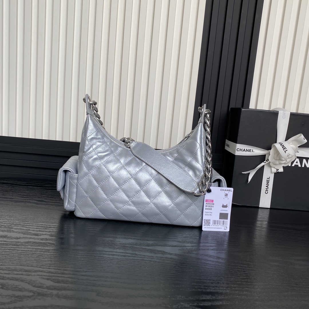 [TOP] CHANEL Hobo Bag 22x31x15cm - Silver