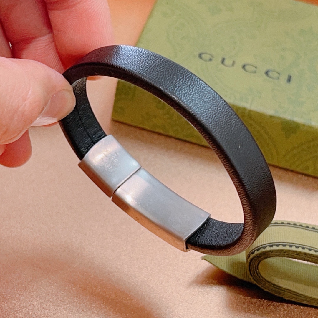 [TOP] GUCCI Plaid Cowhide Bracelet - Black