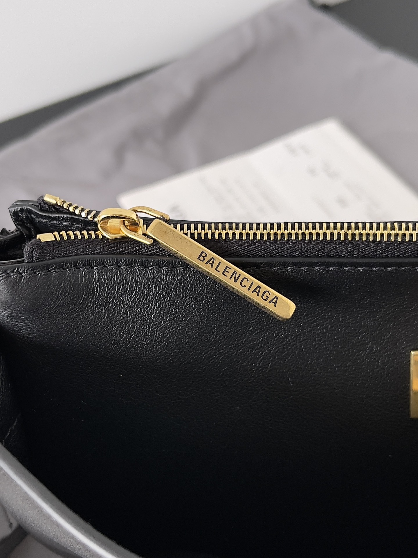 [TOP] BALENCIAGA Rodeo Shoulder Bag 22×11.9x12.7cm - Black & GHW/SHW