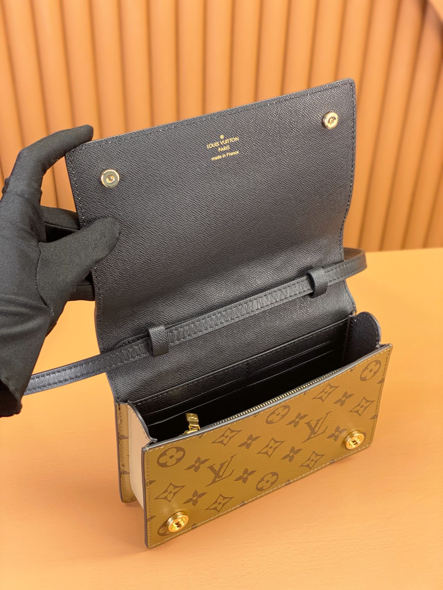 [TOP] Louis Vuitton LV BOOK CHAIN WALLET Bag 20x14x4cm - Brown