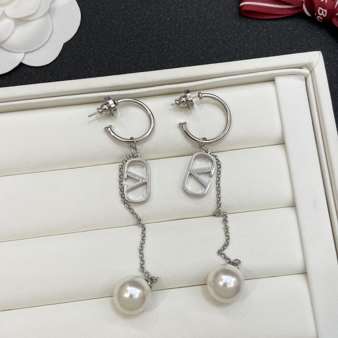 [TOP] VALENTINO Pearl Earrings - 2 Color