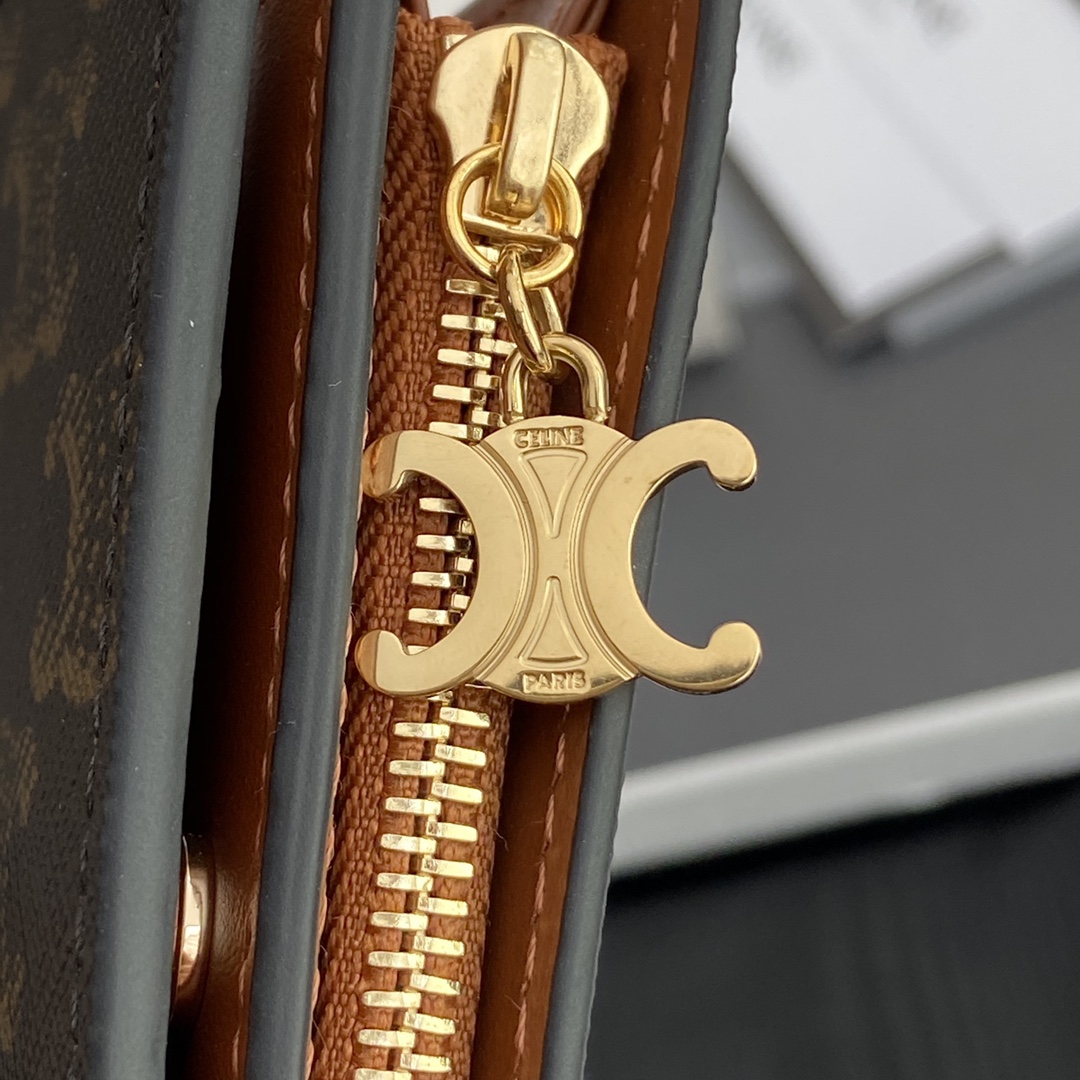 [TOP] CELINE Triomphe Folding Zipper Wallet Iconic Logo 9×10.5×2cm - Tan/Monogram