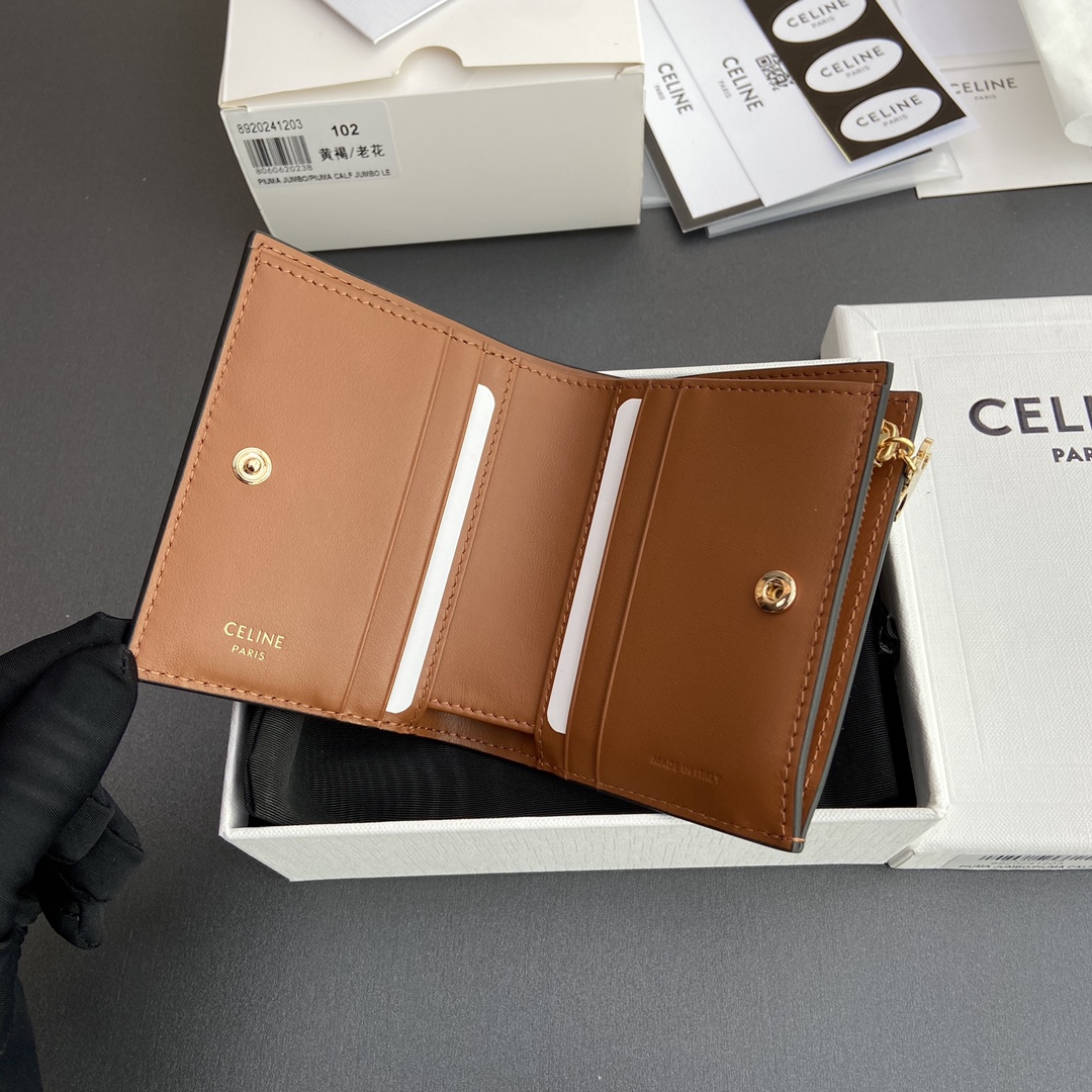 [TOP] CELINE Triomphe Folding Zipper Wallet Iconic Logo 9×10.5×2cm - Tan/Monogram