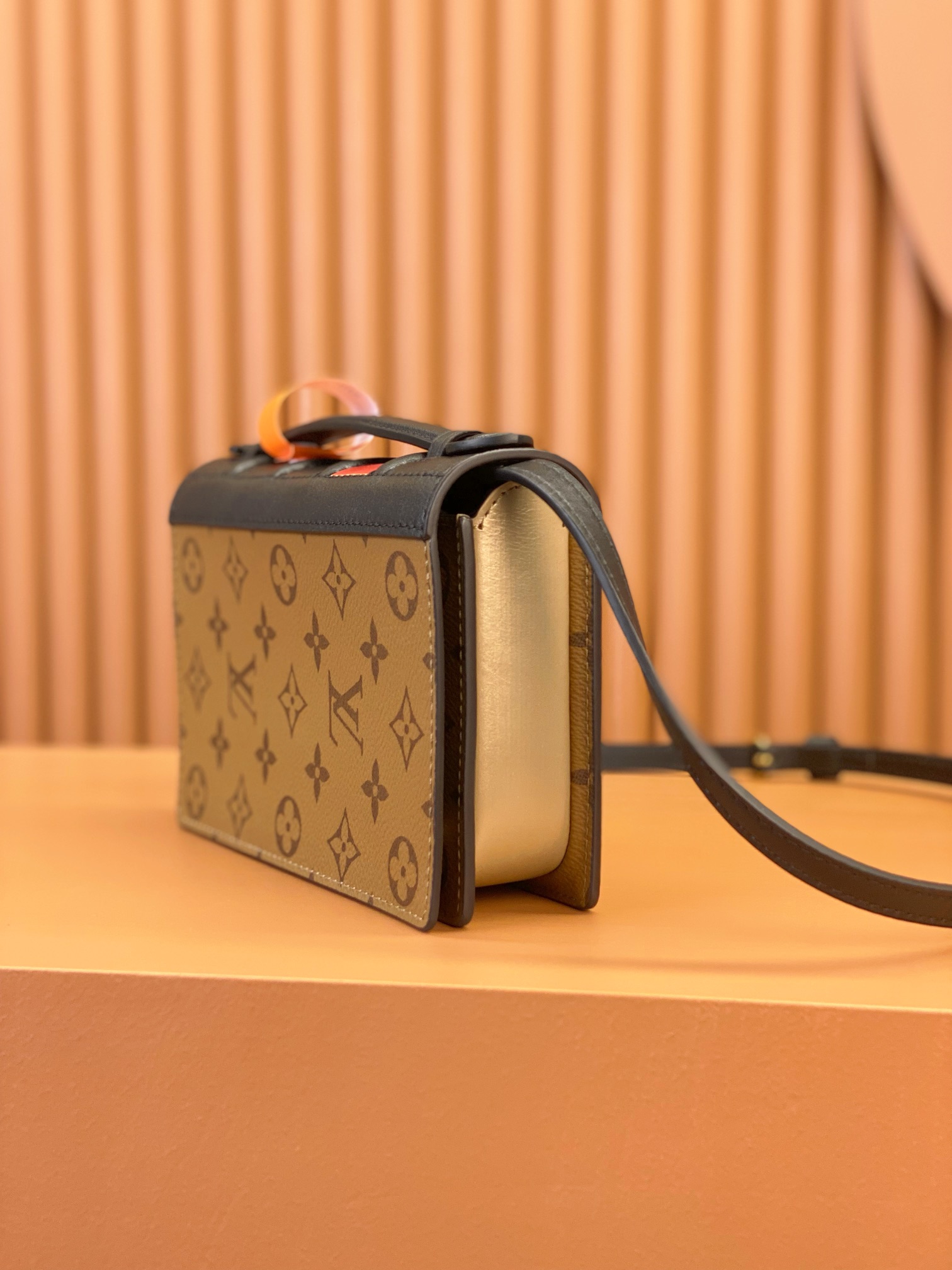 [TOP] Louis Vuitton LV BOOK CHAIN WALLET Bag 20x14x4cm - Brown