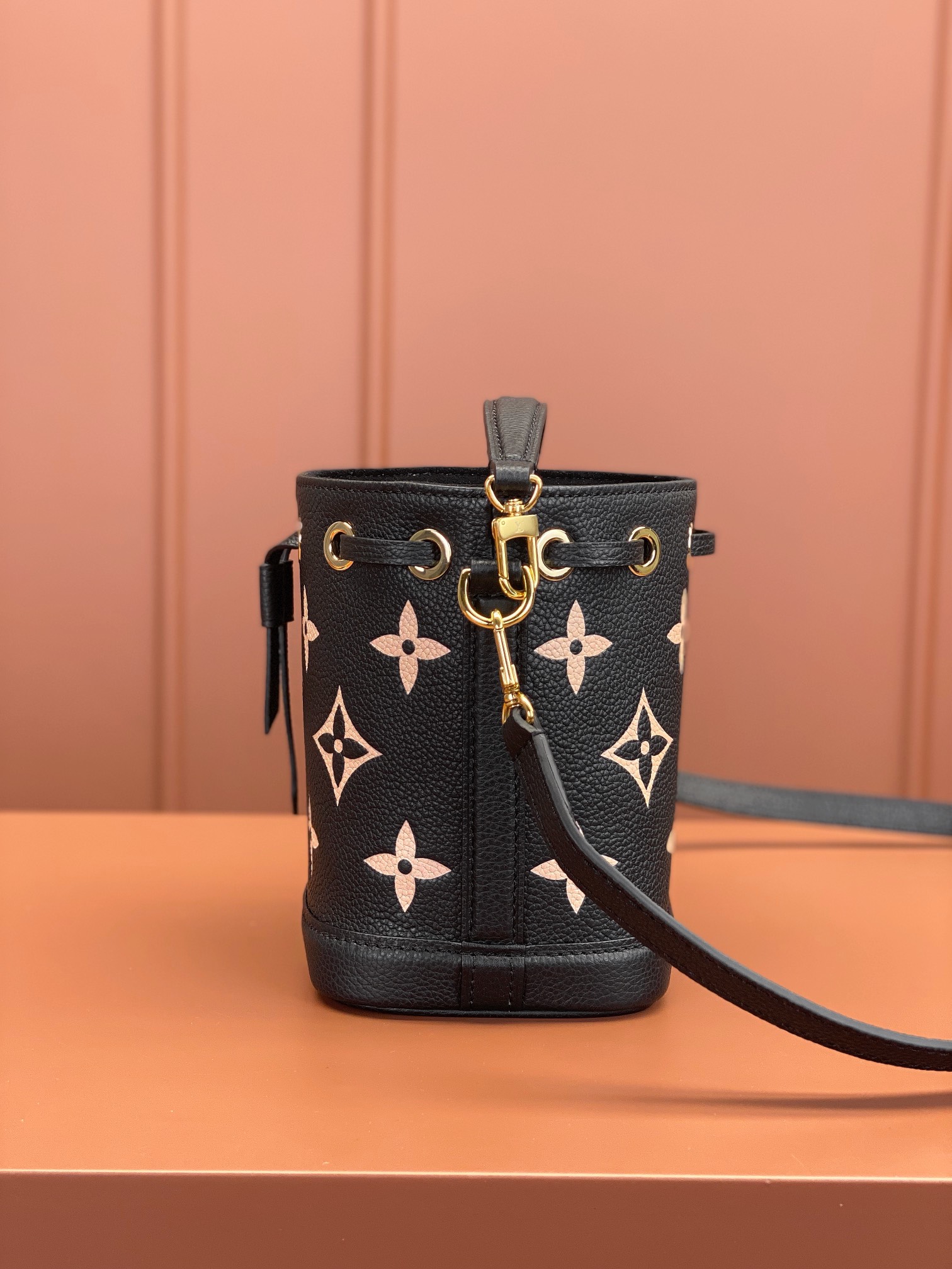 [TOP] Louis Vuitton LV NANO NOÉ Bag 16x13x10cm- Black