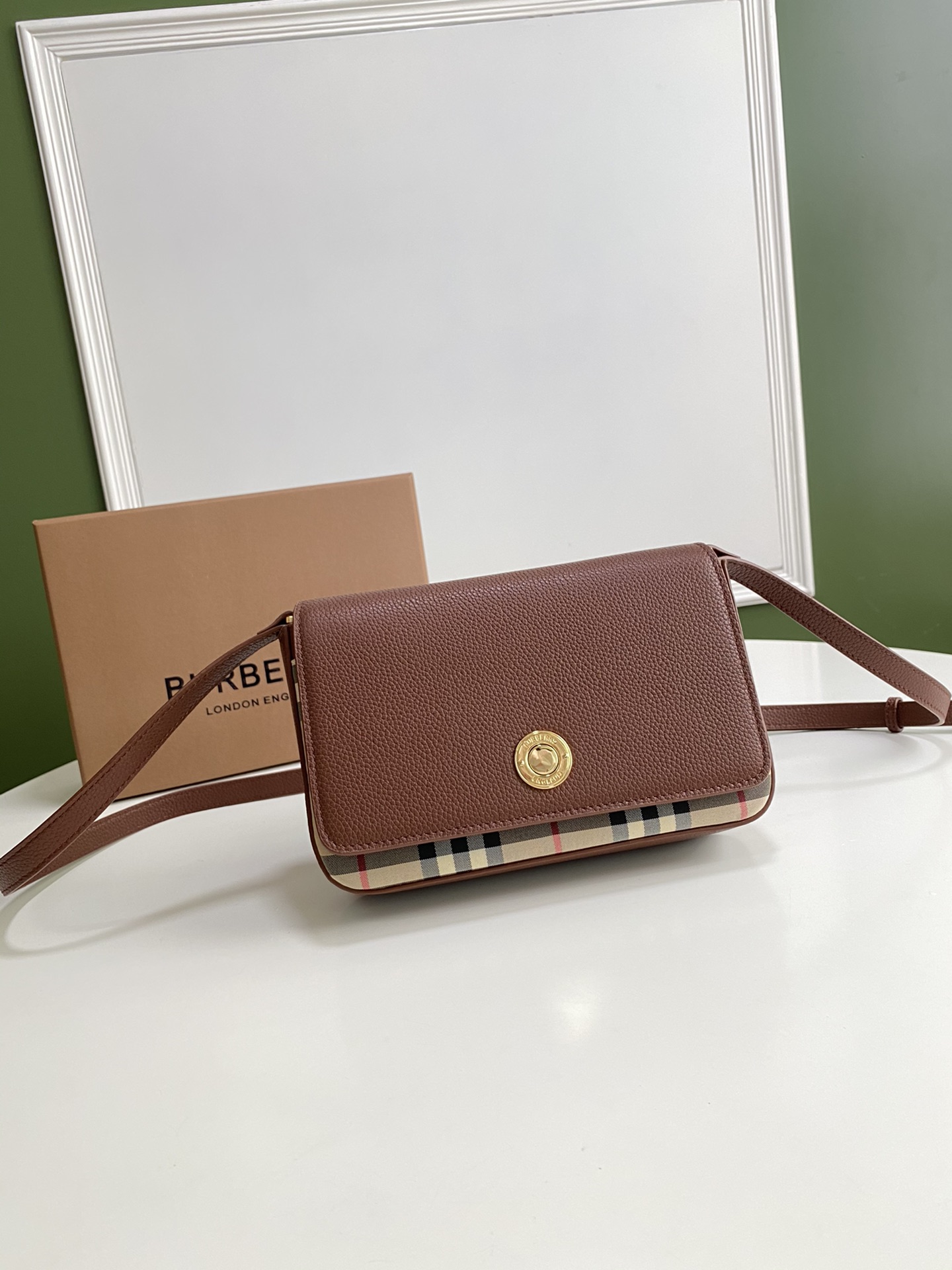 [TOP] BURBERRY Pre-Loved Brown Leather House Check Crossbody Bag 21 x 4.5 x 12.5cm -2 Colors
