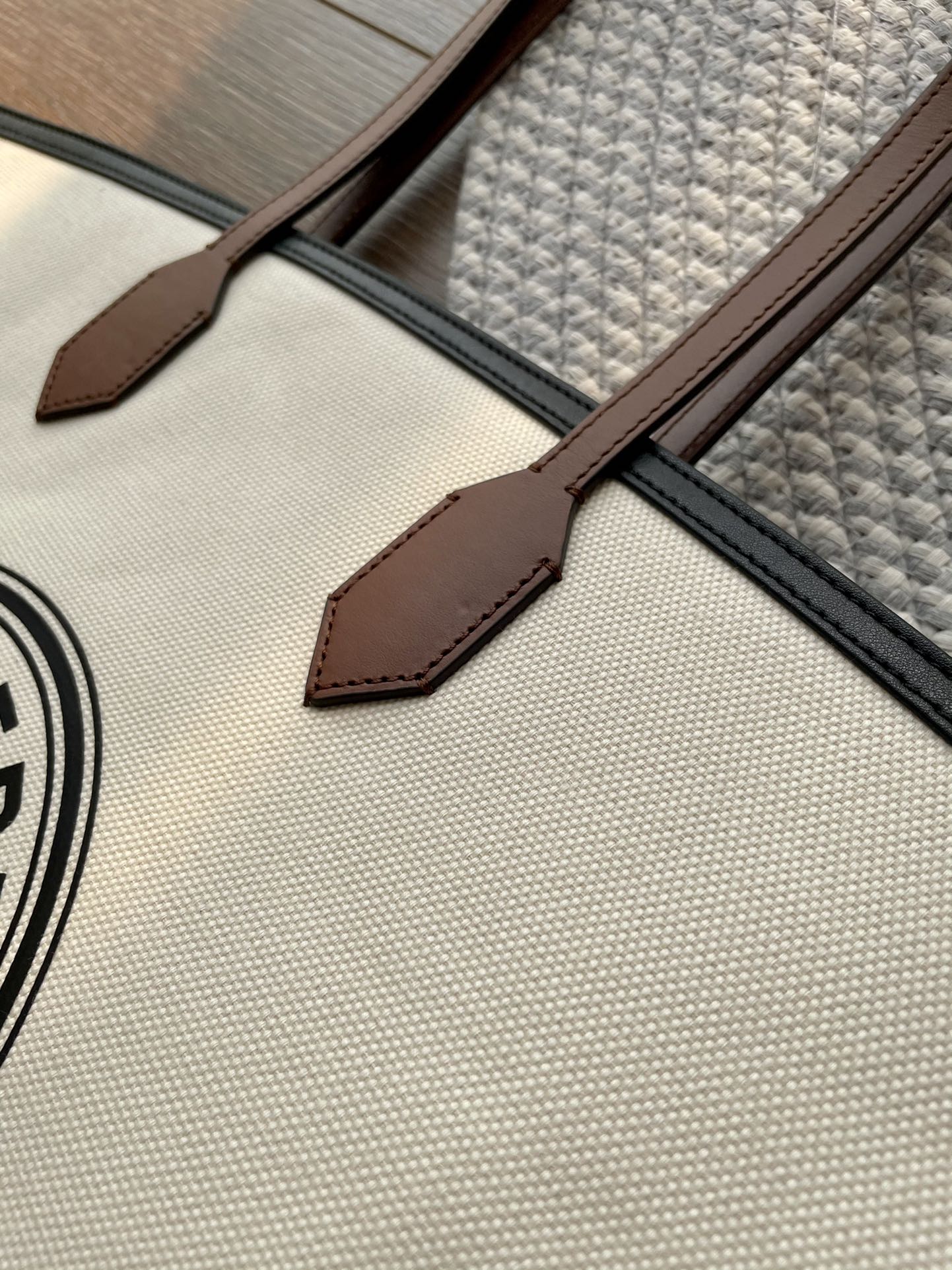 [TOP] BURBERRY  Society Large Logo Graphic Tote Bag 46×35× 21.5cm-White