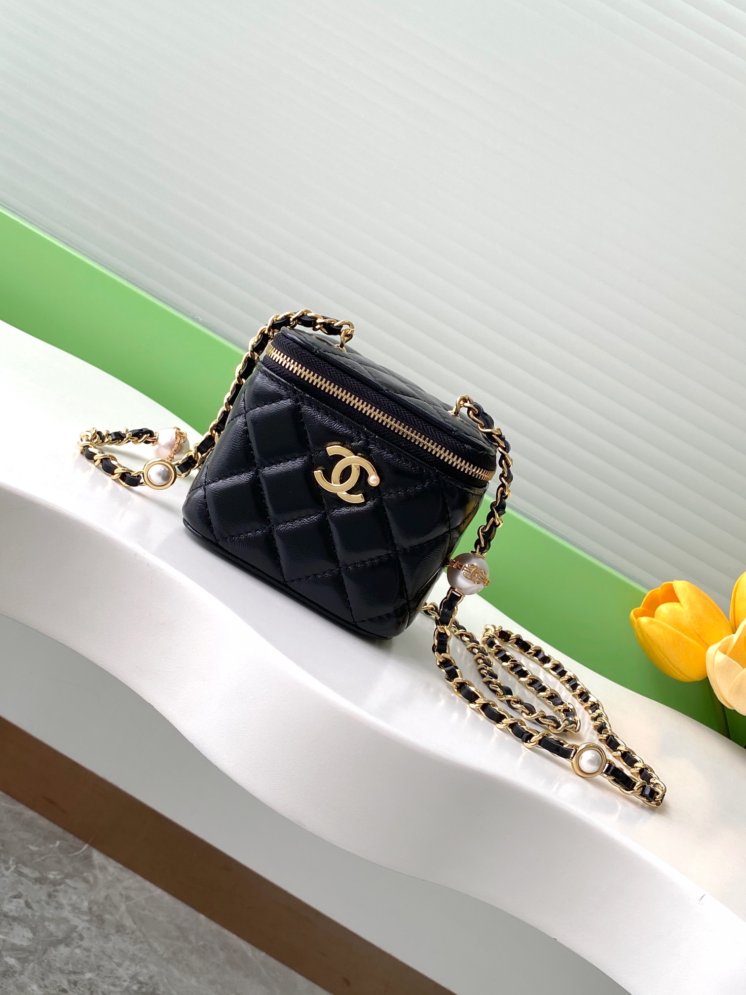 [TOP] CHANEL Vanity Case Lambskin with Pearls 8.5x11x7cm/10x17x8cm - 4 Color