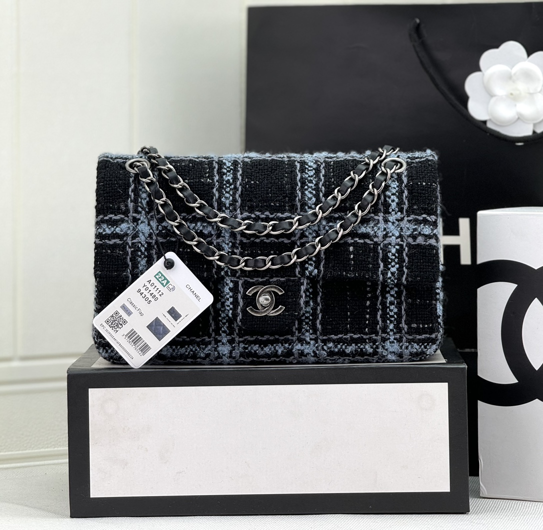 [TOP] CHANEL Woolen Series Plaid Flap Bag 20cm/25cm - Black and Blue