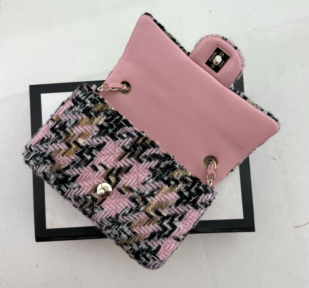 [TOP] CHANEL Wool Tweed Flap Bag 20cm/25cm - Pink and Black