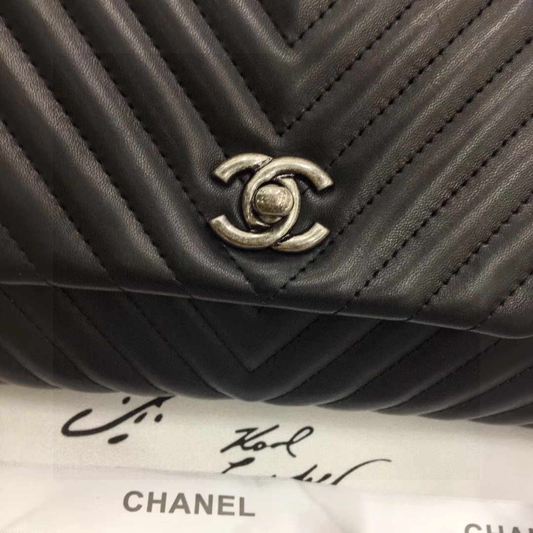 [TOP] CHANEL Lambskin Handbag 29x14.5cm - Black & GHW/SHW