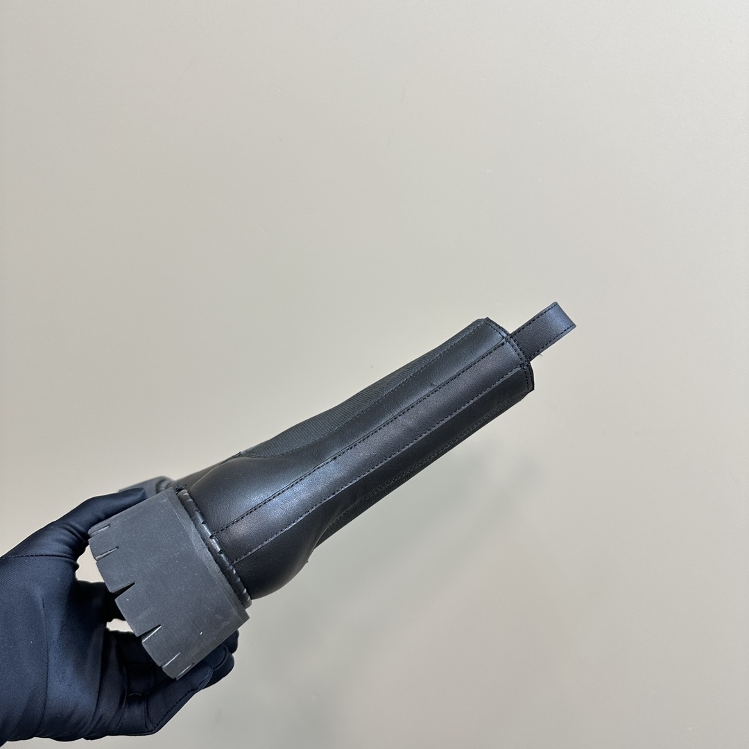 [TOP] GUCCI Elastic Ankle Boots - 2 Colour