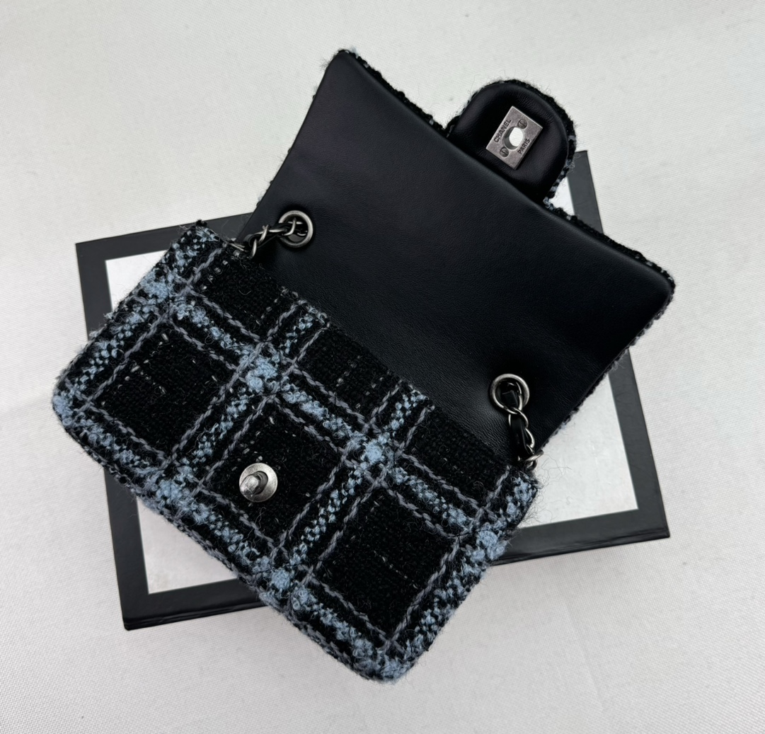 [TOP] CHANEL Woolen Series Plaid Flap Bag 20cm/25cm - Black and Blue