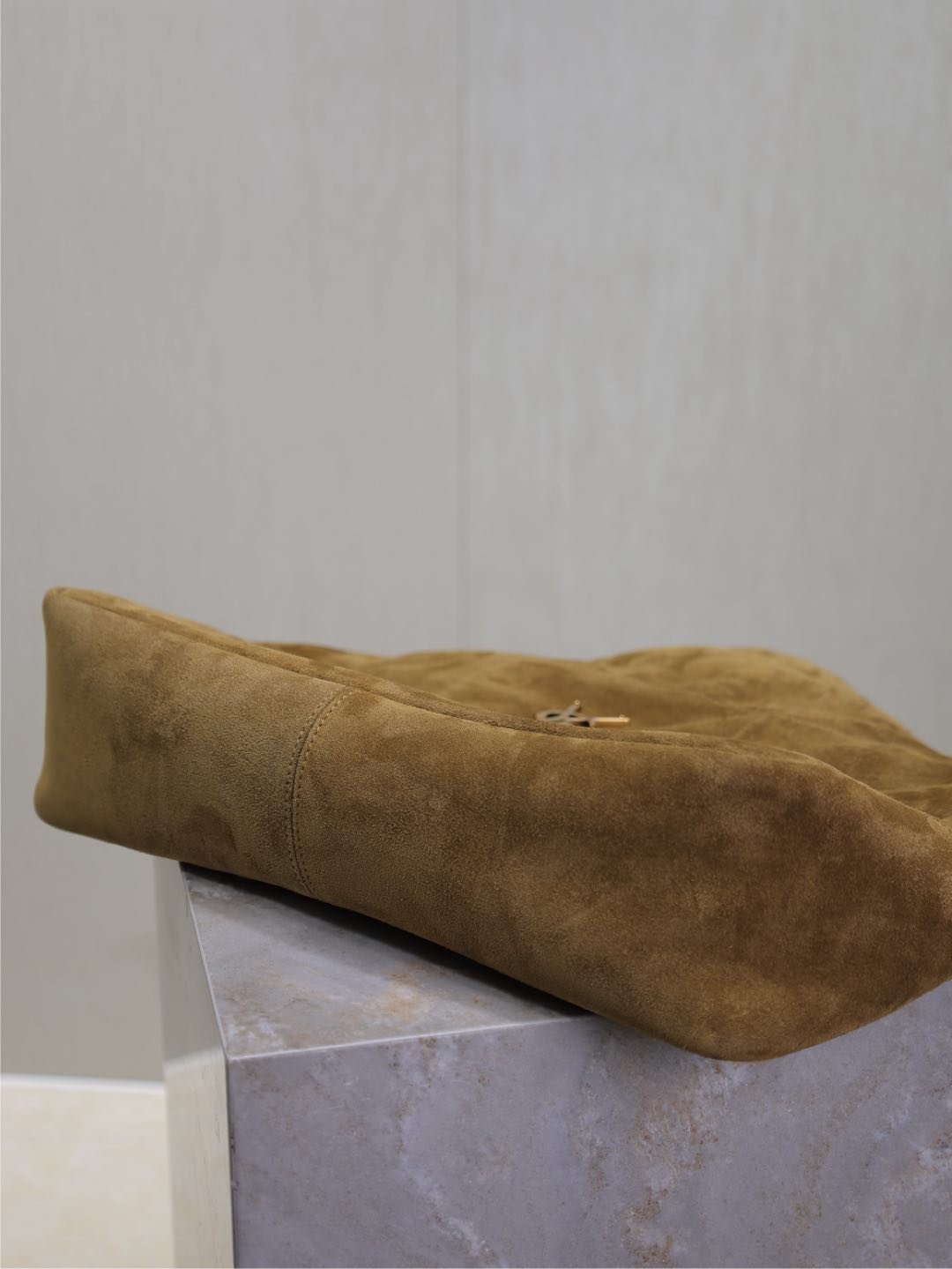 [TOP] Yves Saint Laurent YSL Suede Jamie 4.3 Large POCHON Bag 27×34×3cm - Brown