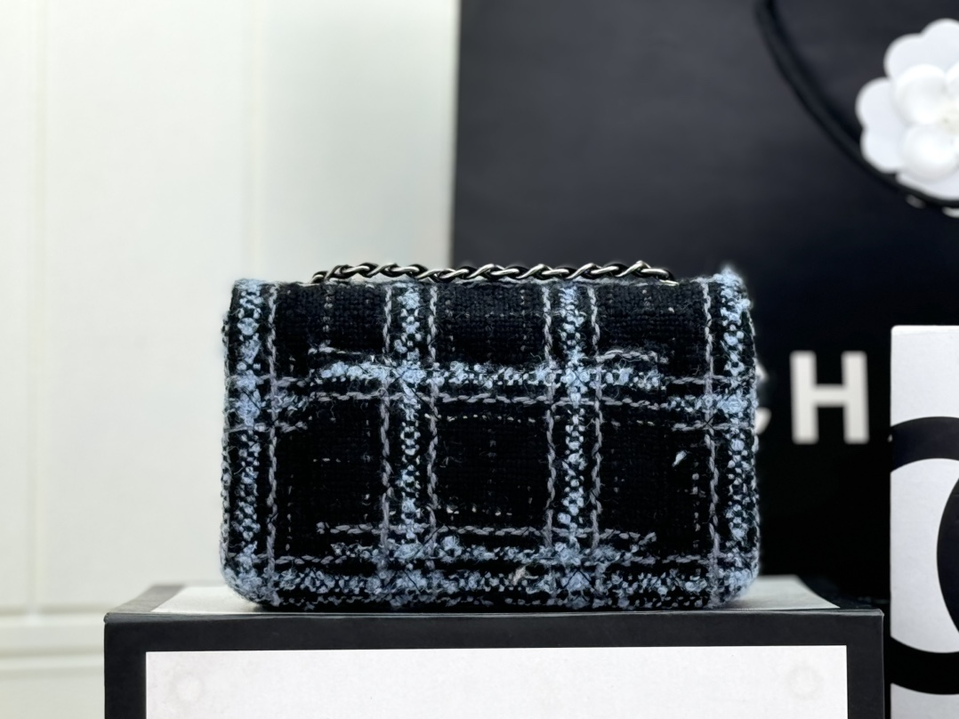 [TOP] CHANEL Woolen Series Plaid Flap Bag 20cm/25cm - Black and Blue