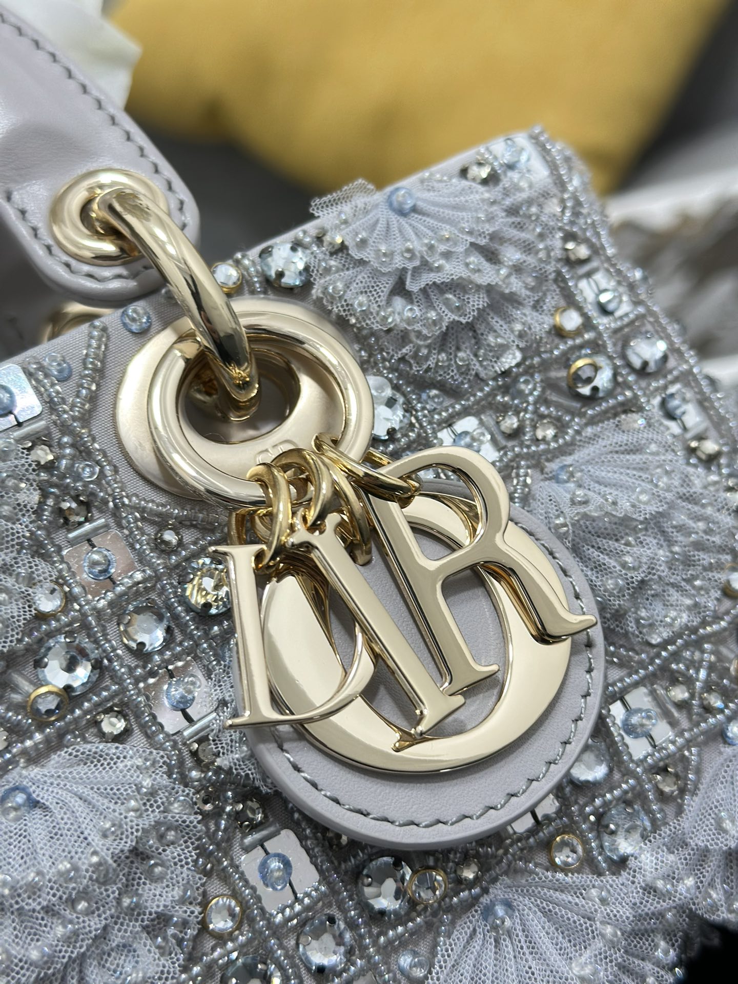 [TOP] Christian Dior Embroidered Lace Bead Lady D-Joy Bag 22*12*6cm - 2 Colour