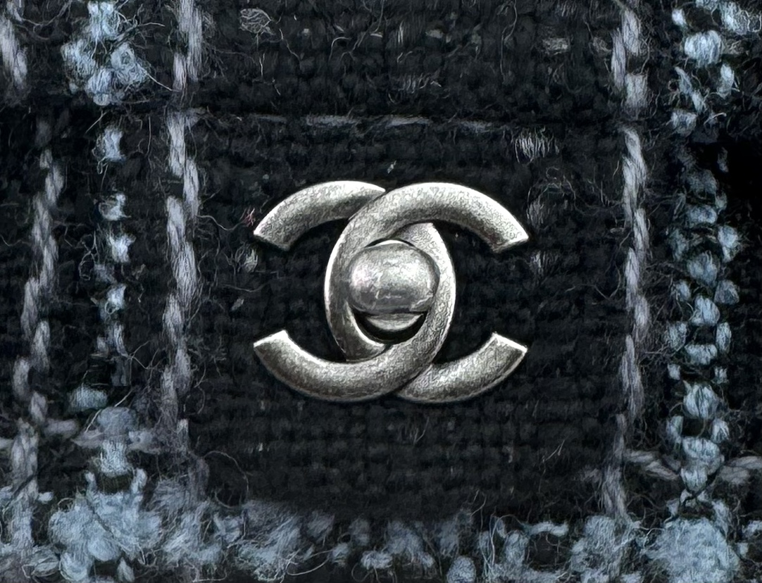 [TOP] CHANEL Woolen Series Plaid Flap Bag 20cm/25cm - Black and Blue