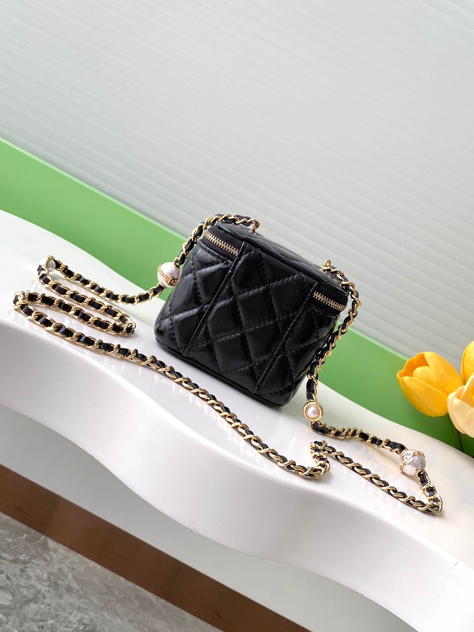 [TOP] CHANEL Vanity Case Lambskin with Pearls 8.5x11x7cm/10x17x8cm - 4 Color