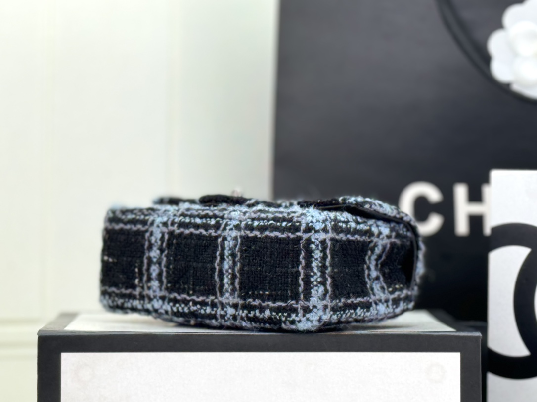 [TOP] CHANEL Woolen Series Plaid Flap Bag 20cm/25cm - Black and Blue