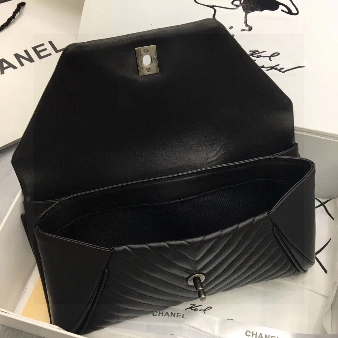 [TOP] CHANEL Lambskin Handbag 29x14.5cm - Black & GHW/SHW