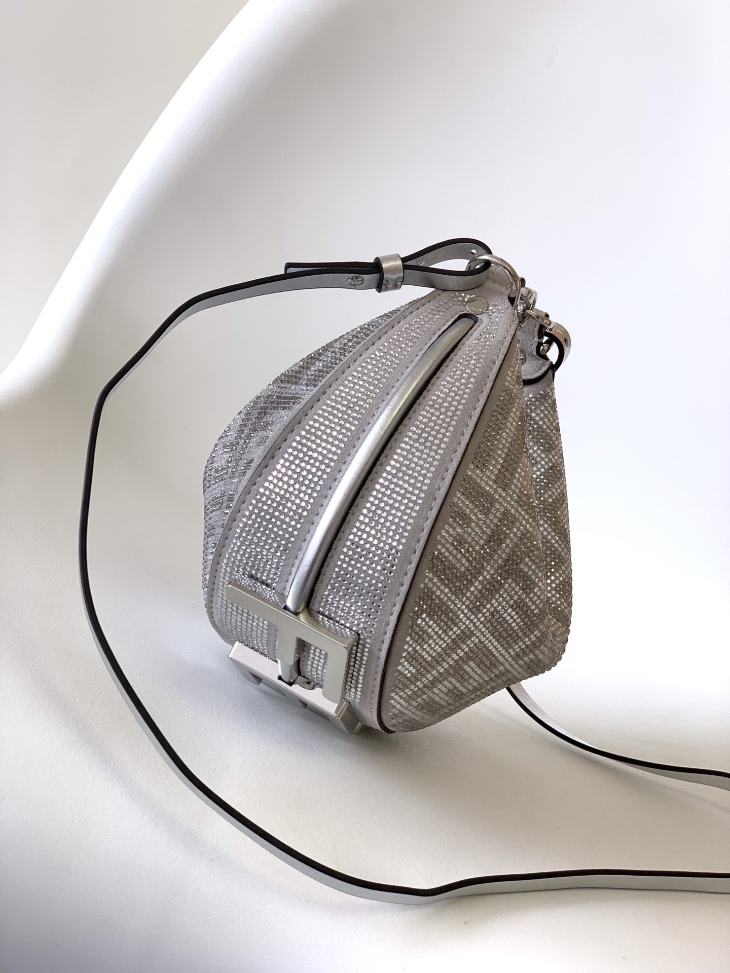[TOP] FENDI Fendigraphy Mini Bag  20×7.5×13cm- Sliver
