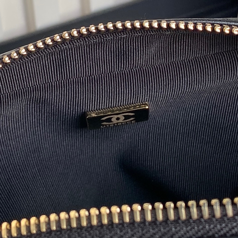 [TOP] CHANEL CC Handle Bag Lambskin 18x14x7cm - Black&GHW