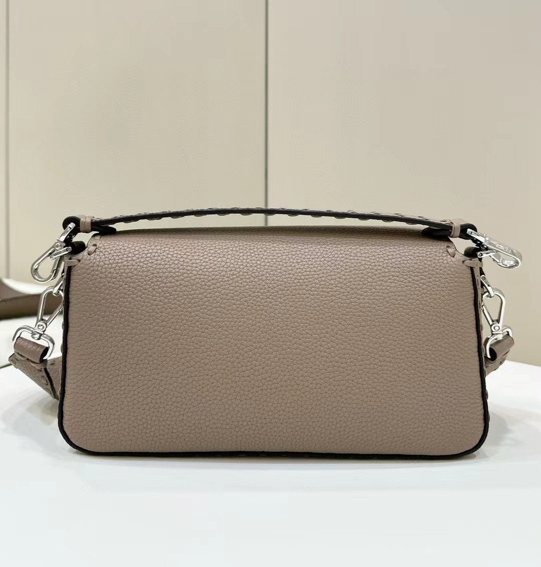 [TOP] FENDI Baguette Bag 26x13x6cm - Khaki