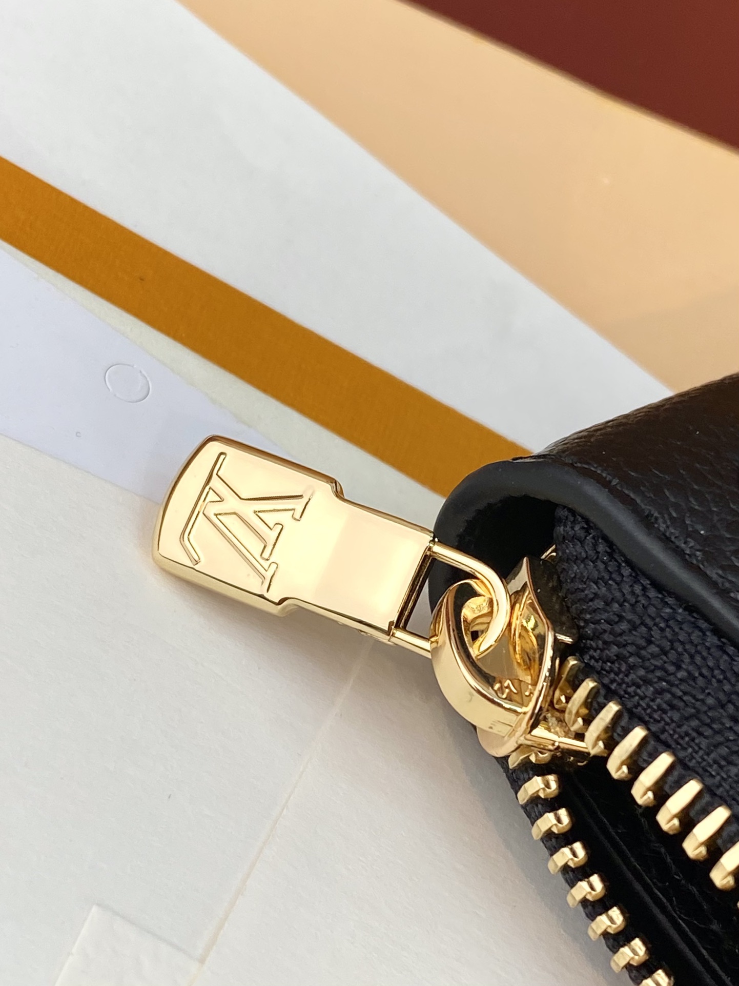 [TOP] Louis Vuitton LV Margot Wallet Monogram Empreinte Leather 17x11x2cm - Black