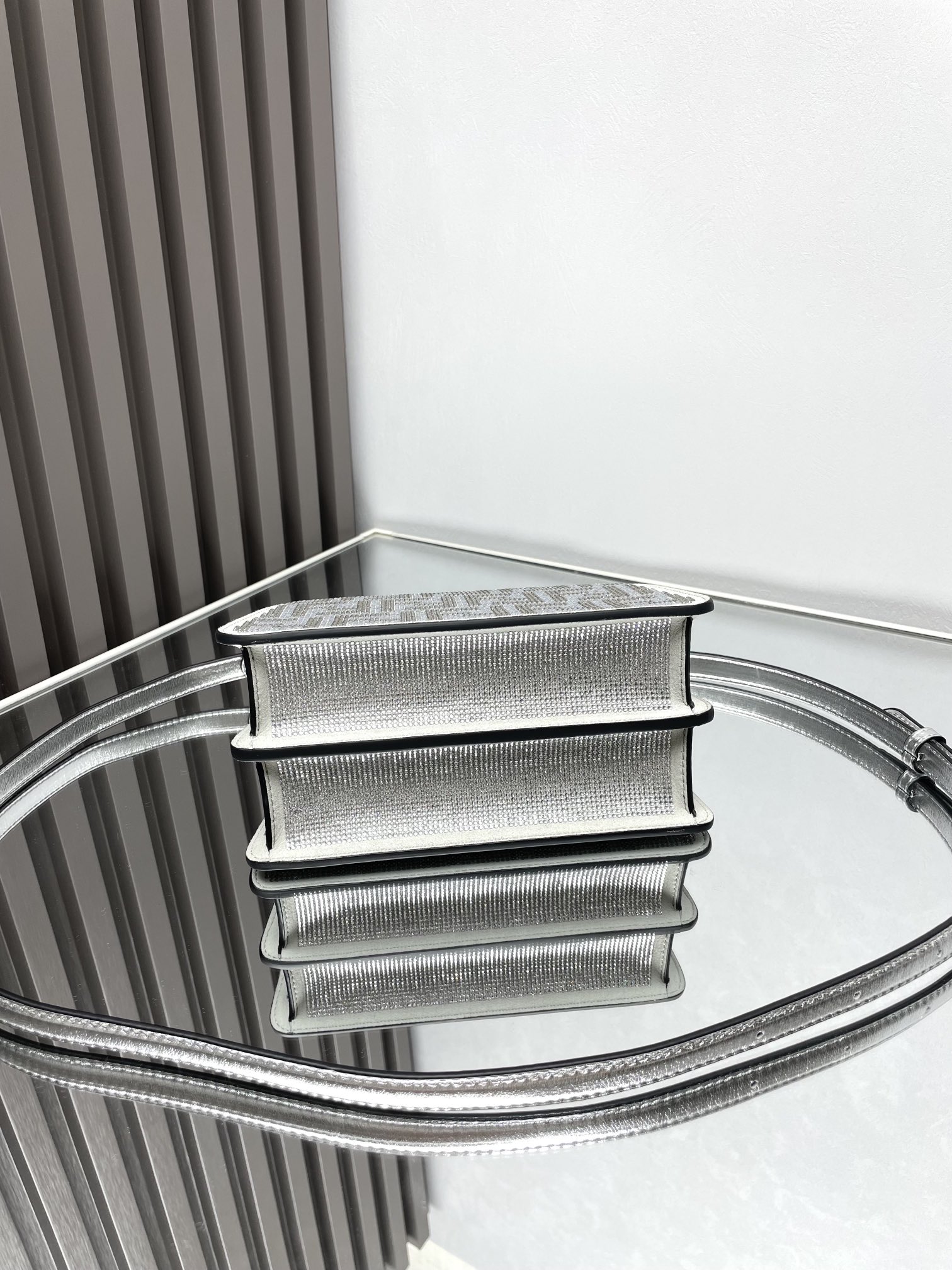 [TOP] FENDI Peekaboo ISeeU Petite Bag 20x11x15cm - Sliver