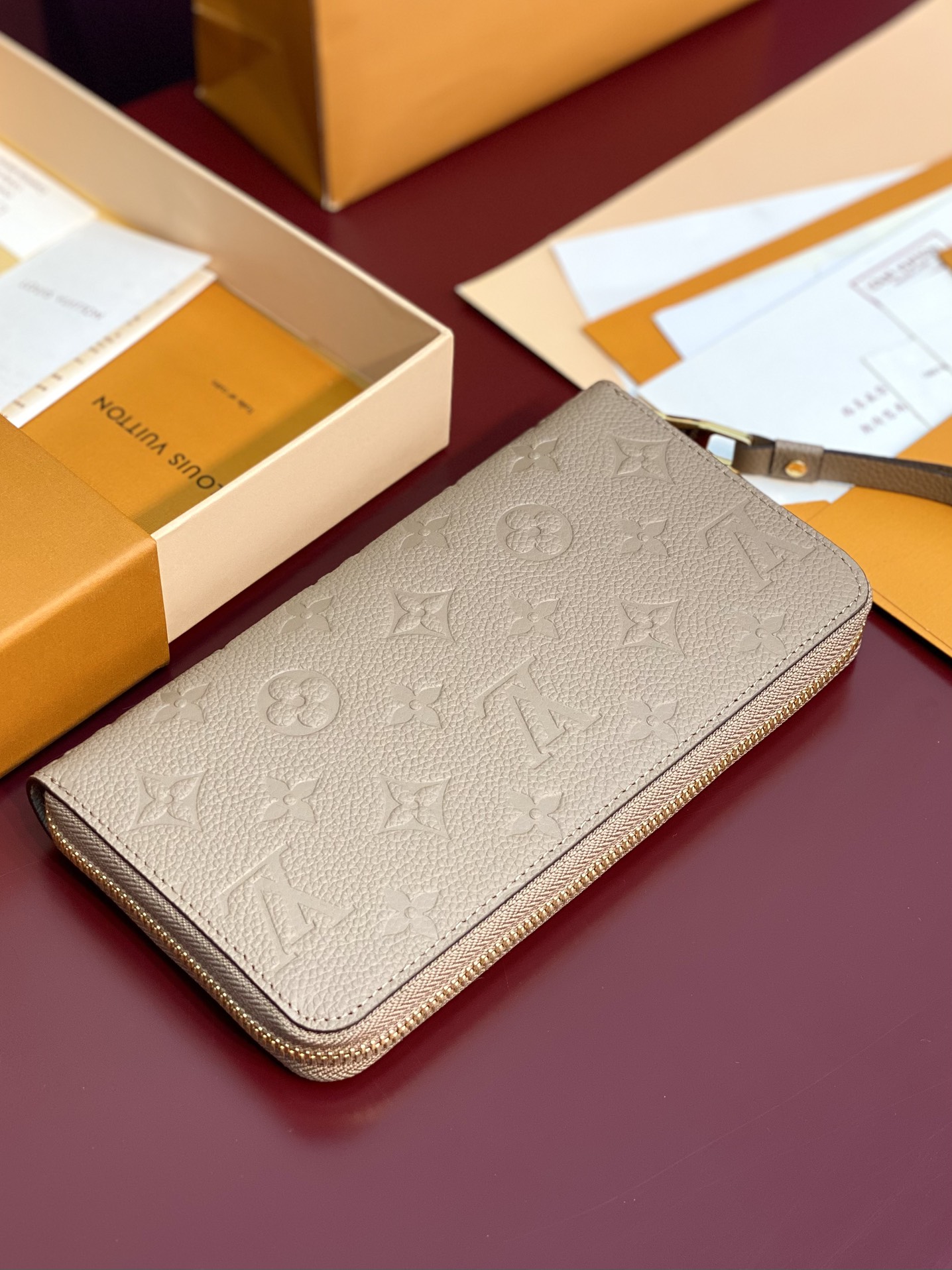 [TOP] Louis Vuitton LV Zippy Wallet Monogram Empreinte Leather 19.5x10cm - Khaki