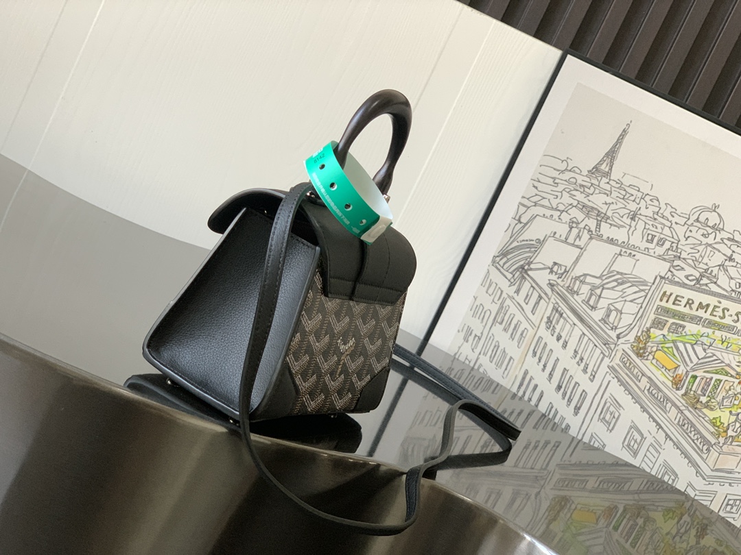 [TOP] Goyard Saigon Nano Bag 11.5  x 7 x 14.5 cm  - Black
