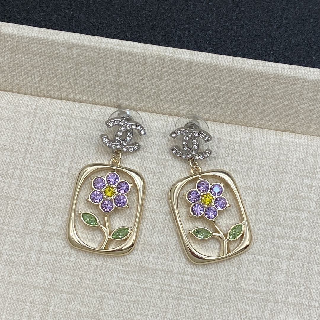 [TOP] CHANEL Flowers  Earrings - Gold