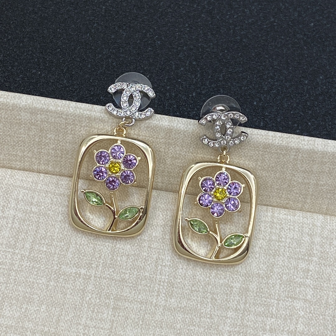 [TOP] CHANEL Flowers  Earrings - Gold