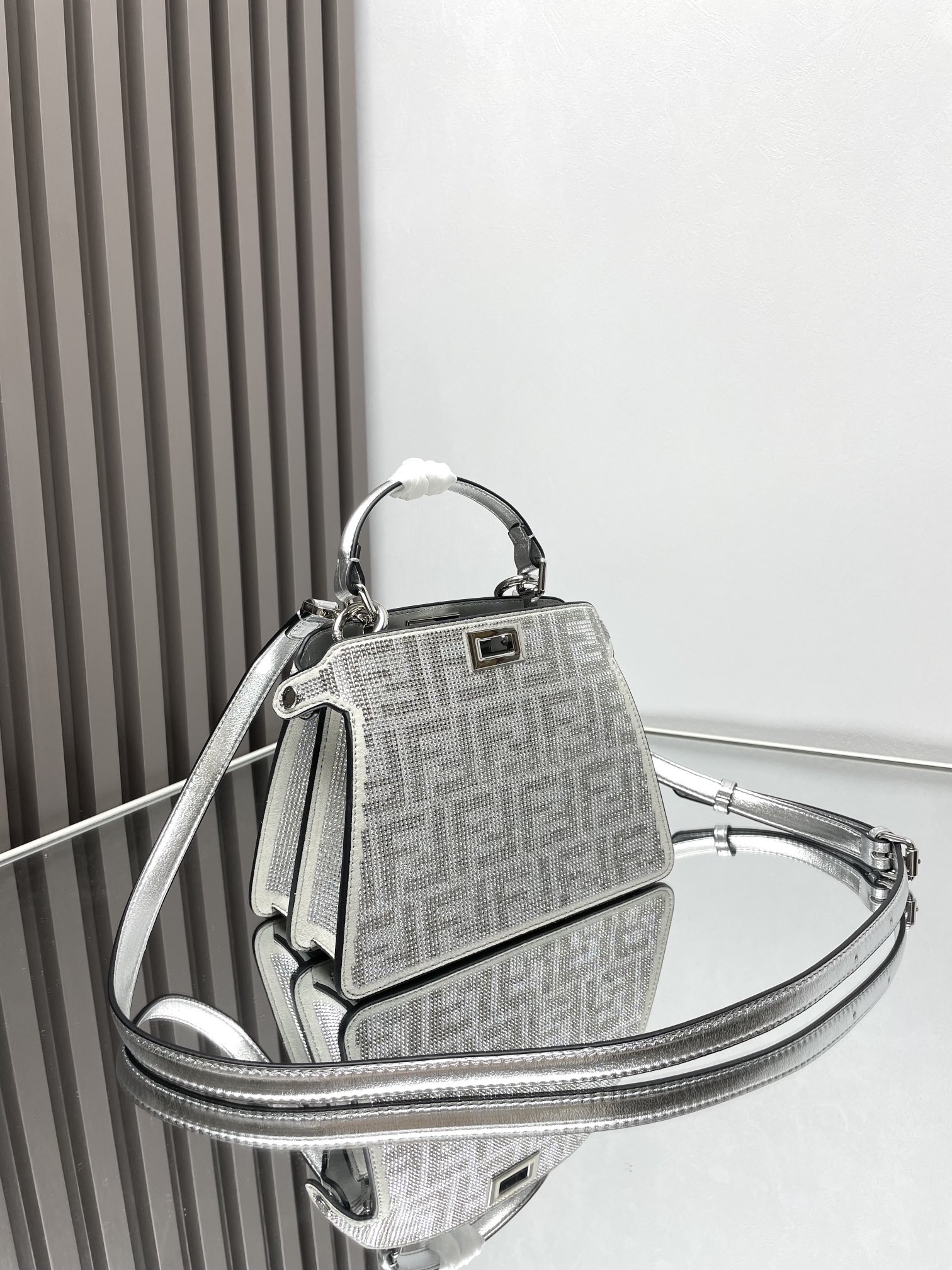[TOP] FENDI Peekaboo ISeeU Petite Bag 20x11x15cm - Sliver