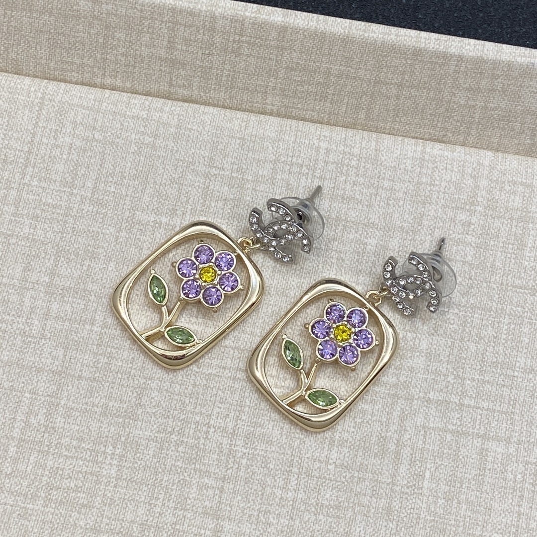 [TOP] CHANEL Flowers  Earrings - Gold